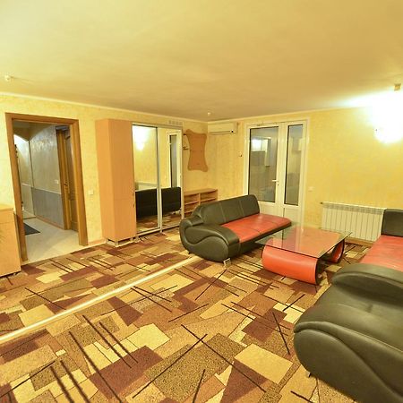 Jaguar Hotel Mykolaiv Exterior foto